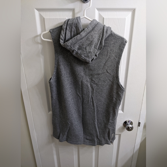 Grey sleeveless sweater - Picture 3 of 3
